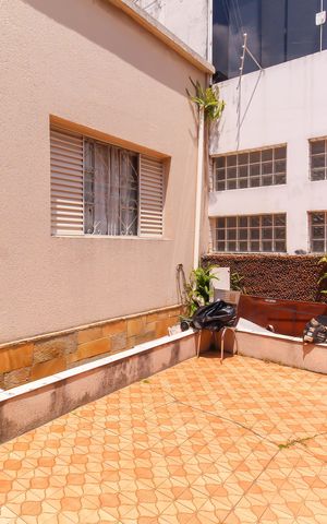 Casa à venda com 230m², 4 quartos e 3 vagas Casa à venda com 230m², 4 quartos e 3 vagasGaragem