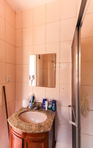 Casa à venda com 230m², 4 quartos e 3 vagas Casa à venda com 230m², 4 quartos e 3 vagasBanheiro 2