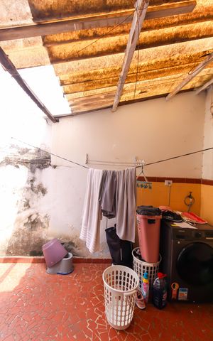 Casa à venda com 230m², 4 quartos e 3 vagas Casa à venda com 230m², 4 quartos e 3 vagasÁrea de Serviço