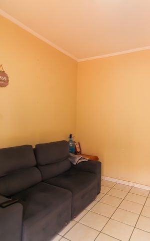 Casa à venda com 230m², 4 quartos e 3 vagas Casa à venda com 230m², 4 quartos e 3 vagasSala