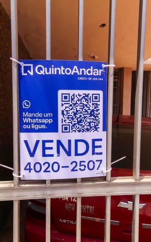 Casa à venda com 230m², 4 quartos e 3 vagas Casa à venda com 230m², 4 quartos e 3 vagasFachada