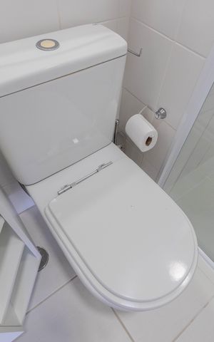 Apartamento à venda com 55m², 2 quartos e 2 vagas Apartamento à venda com 55m², 2 quartos e 2 vagasBanheiro