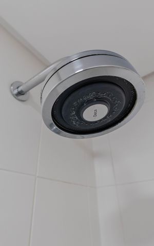 Apartamento à venda com 55m², 2 quartos e 2 vagas Apartamento à venda com 55m², 2 quartos e 2 vagasBanheiro da Suíte 1
