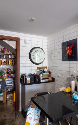 Casa à venda com 290m², 3 quartos e 2 vagas Casa à venda com 290m², 3 quartos e 2 vagasCozinha