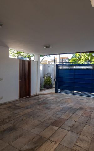 Casa à venda com 290m², 3 quartos e 2 vagas Casa à venda com 290m², 3 quartos e 2 vagasGaragem