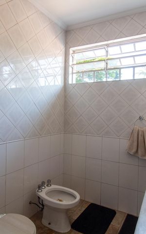 Casa à venda com 290m², 3 quartos e 2 vagas Casa à venda com 290m², 3 quartos e 2 vagasBanheiro