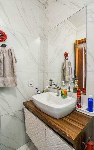 Casa de condomínio à venda com 126m², 3 quartos e 2 vagas Casa de condomínio à venda com 126m², 3 quartos e 2 vagasBanheiro Social