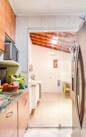 Casa de condomínio à venda com 126m², 3 quartos e 2 vagas Casa de condomínio à venda com 126m², 3 quartos e 2 vagasCozinha 1