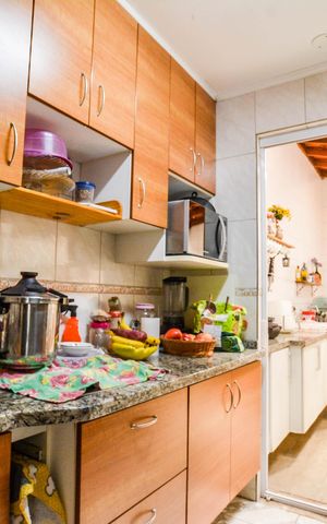 Casa de condomínio à venda com 126m², 3 quartos e 2 vagas Casa de condomínio à venda com 126m², 3 quartos e 2 vagasCozinha 1
