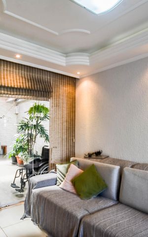 Casa de condomínio à venda com 126m², 3 quartos e 2 vagas Casa de condomínio à venda com 126m², 3 quartos e 2 vagasSala