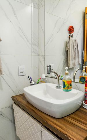 Casa de condomínio à venda com 126m², 3 quartos e 2 vagas Casa de condomínio à venda com 126m², 3 quartos e 2 vagasBanheiro Social