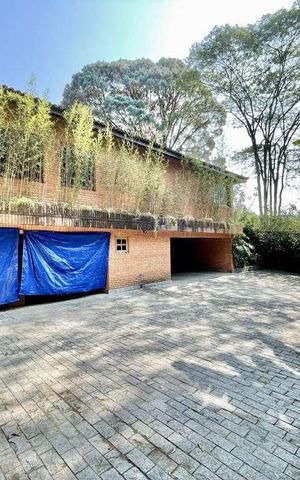 Casa para alugar com 923m², 5 quartos e 10 vagas