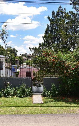 Casa à venda com 100m², 2 quartos e sem vagaFachada com plaquinha