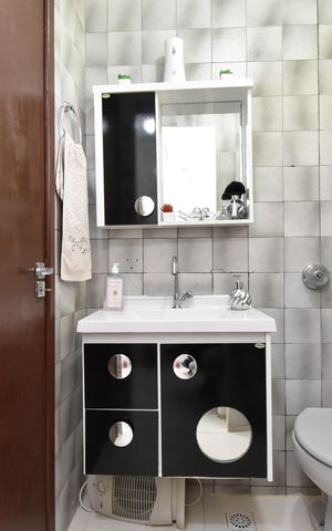 Casa à venda com 100m², 2 quartos e sem vagaBanheiro 