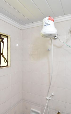 Casa à venda com 100m², 2 quartos e sem vagaBanheiro 