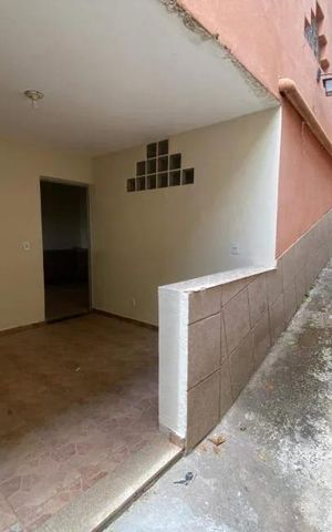 Casa à venda com 152m², 4 quartos e 4 vagas Casa à venda com 152m², 4 quartos e 4 vagasÁrea externa