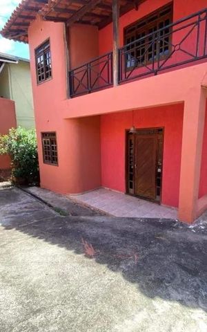 Casa à venda com 152m², 4 quartos e 4 vagas Casa à venda com 152m², 4 quartos e 4 vagasÁrea externa