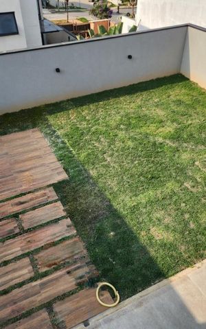 Casa de condomínio à venda com 270m², 4 quartos e 4 vagas