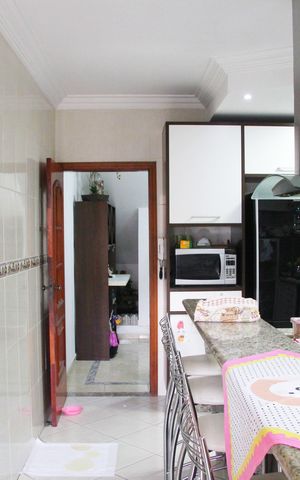 Casa à venda com 130m², 3 quartos e 2 vagasCozinha 