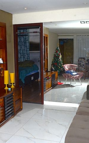 Casa à venda com 200m², 5 quartos e 5 vagas Sala