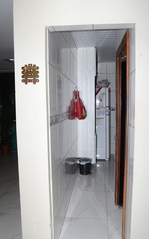 Casa à venda com 200m², 5 quartos e 5 vagasCorredor