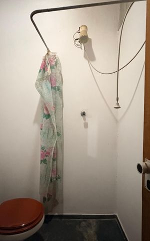 Apartamento à venda com 350m², 4 quartos e 3 vagas Apartamento à venda com 350m², 4 quartos e 3 vagasBanheiro de serviço