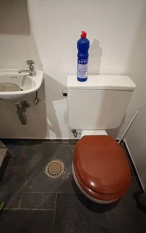 Apartamento à venda com 350m², 4 quartos e 3 vagas Apartamento à venda com 350m², 4 quartos e 3 vagasBanheiro de serviço