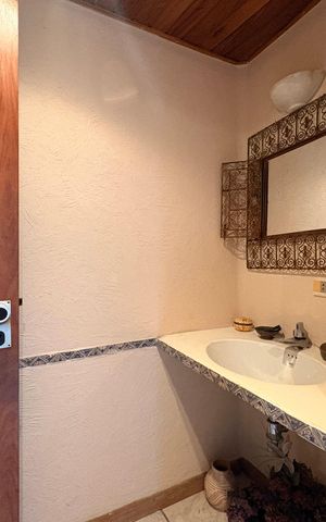 Apartamento à venda com 350m², 4 quartos e 3 vagas Apartamento à venda com 350m², 4 quartos e 3 vagasLavabo