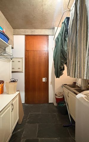 Apartamento à venda com 350m², 4 quartos e 3 vagas Apartamento à venda com 350m², 4 quartos e 3 vagasLavanderia