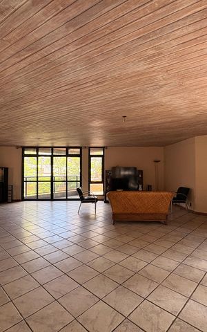 Apartamento à venda com 350m², 4 quartos e 3 vagas Apartamento à venda com 350m², 4 quartos e 3 vagasSala