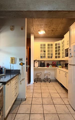 Apartamento à venda com 350m², 4 quartos e 3 vagas Apartamento à venda com 350m², 4 quartos e 3 vagasCozinha