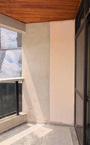 Apartamento à venda com 350m², 4 quartos e 3 vagas Apartamento à venda com 350m², 4 quartos e 3 vagasSacada da sala