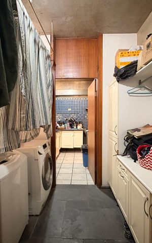 Apartamento à venda com 350m², 4 quartos e 3 vagas Apartamento à venda com 350m², 4 quartos e 3 vagasLavanderia