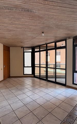 Apartamento à venda com 350m², 4 quartos e 3 vagas Apartamento à venda com 350m², 4 quartos e 3 vagasSala