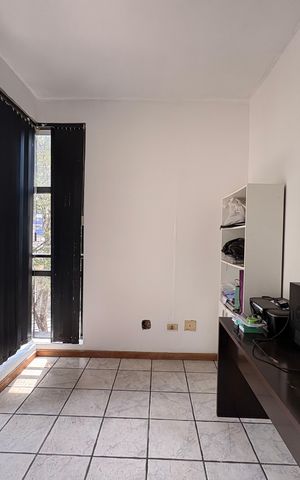 Apartamento à venda com 350m², 4 quartos e 3 vagas Apartamento à venda com 350m², 4 quartos e 3 vagasEscritório