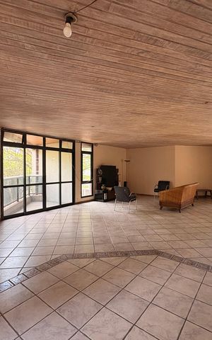 Apartamento à venda com 350m², 4 quartos e 3 vagas Apartamento à venda com 350m², 4 quartos e 3 vagasSala