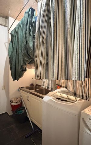 Apartamento à venda com 350m², 4 quartos e 3 vagas Apartamento à venda com 350m², 4 quartos e 3 vagasLavanderia