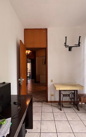 Apartamento à venda com 350m², 4 quartos e 3 vagas Apartamento à venda com 350m², 4 quartos e 3 vagasEscritório
