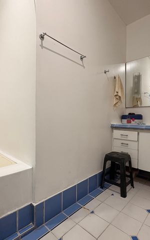 Apartamento à venda com 350m², 4 quartos e 3 vagas Apartamento à venda com 350m², 4 quartos e 3 vagasBanheiro da suíte 4