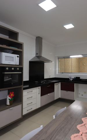 Casa à venda com 163m², 3 quartos e 2 vagasCozinha