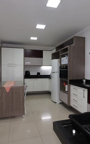 Casa à venda com 163m², 3 quartos e 2 vagasCozinha