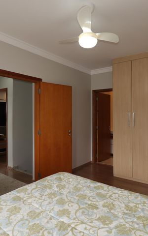 Casa à venda com 163m², 3 quartos e 2 vagasSuíte