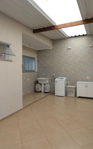 Casa à venda com 163m², 3 quartos e 2 vagasÁrea de Serviço