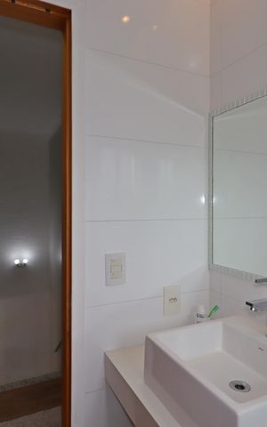 Casa à venda com 163m², 3 quartos e 2 vagasBanheiro Social