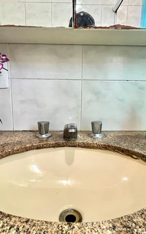 Apartamento à venda com 65m², 2 quartos e 1 vaga Apartamento à venda com 65m², 2 quartos e 1 vagaBanheiro