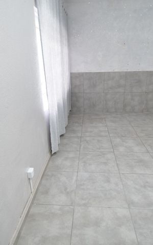 Casa à venda com 77m², 2 quartos e 3 vagasSala