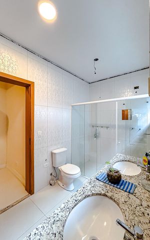 Casa à venda com 300m², 3 quartos e 2 vagasBanheiro da Suíte