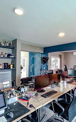 Casa à venda com 300m², 3 quartos e 2 vagasSala