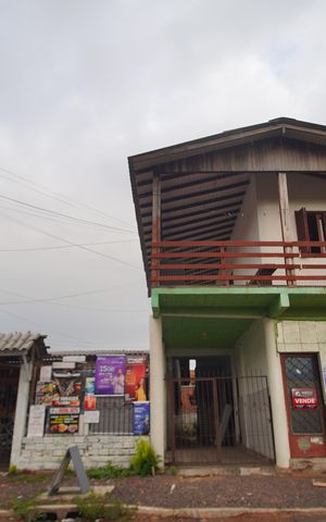 Casa à venda com 390m², 4 quartos e 1 vagaFachada