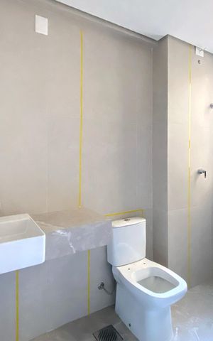Apartamento à venda com 107m², 3 quartos e 2 vagasBanheiro da Suíte 1